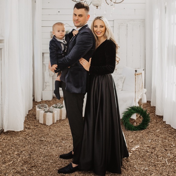 Meet Your Posher, Roxie Drofiak - Picture 2 of 16